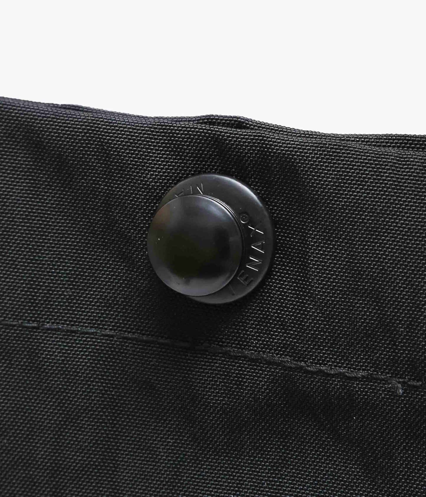 MAN-TLE ''MULTI HANDLE TOTE'' (BLACK)