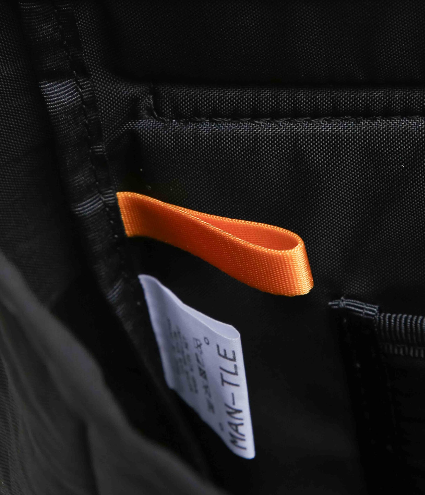 MAN-TLE ''SNAP MESSENGER'' (BLACK)