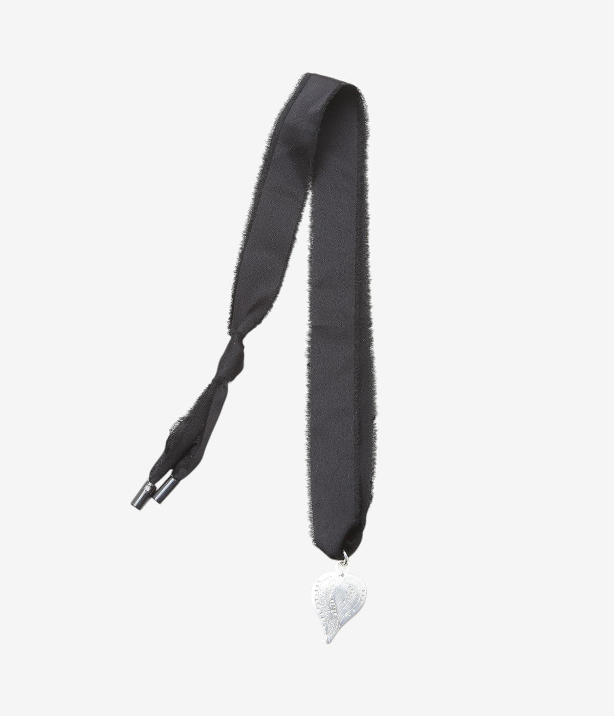 ORNAMENT&CRIME "FLASHBACK HEART RIBBON NECKLACE" (BLACK SILK RIBBON)