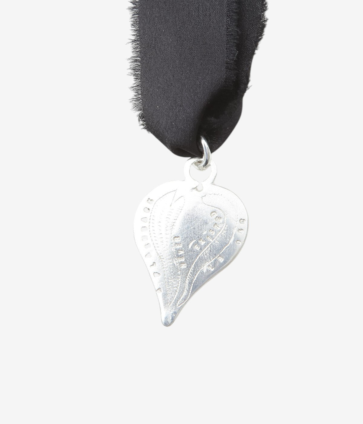 ORNAMENT&CRIME "FLASHBACK HEART RIBBON NECKLACE" (BLACK SILK RIBBON)