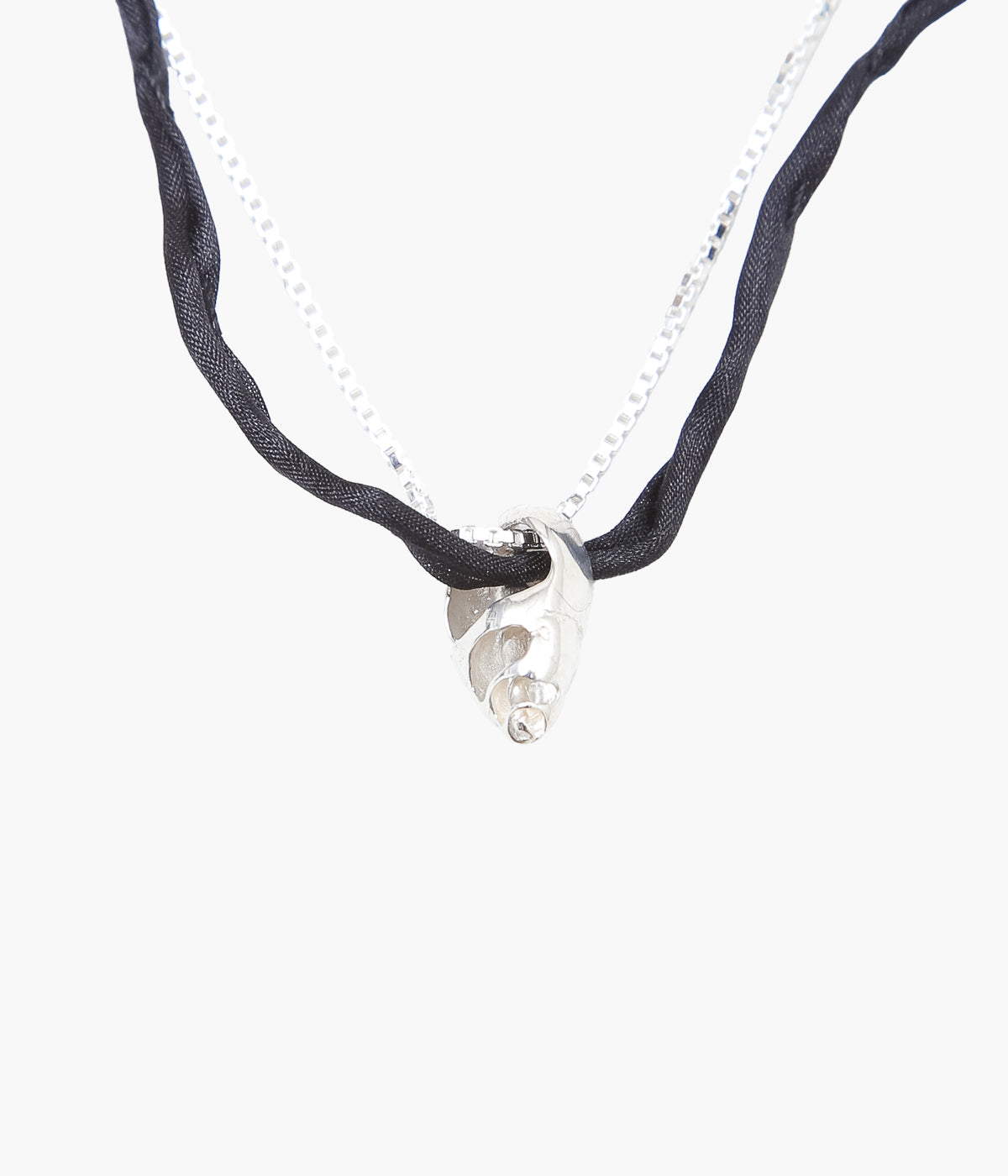 P.NINA ''VENUS PEARL NECKLACE''(BLACK)