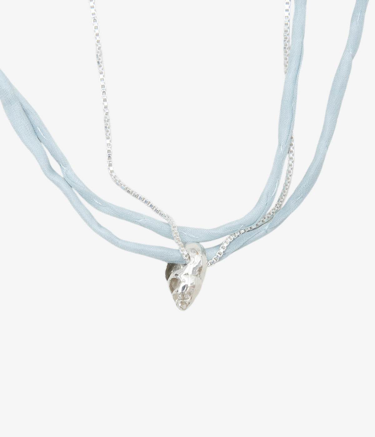 P.NINA ''VENUS PEARL NECKLACE'' (BLUE)