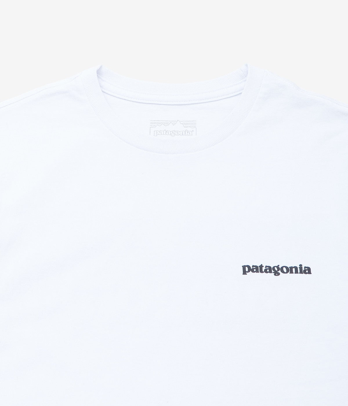 PATAGONIA ''M'S P-6 LOGO RESPONSIBILI-TEE'' (WHI)