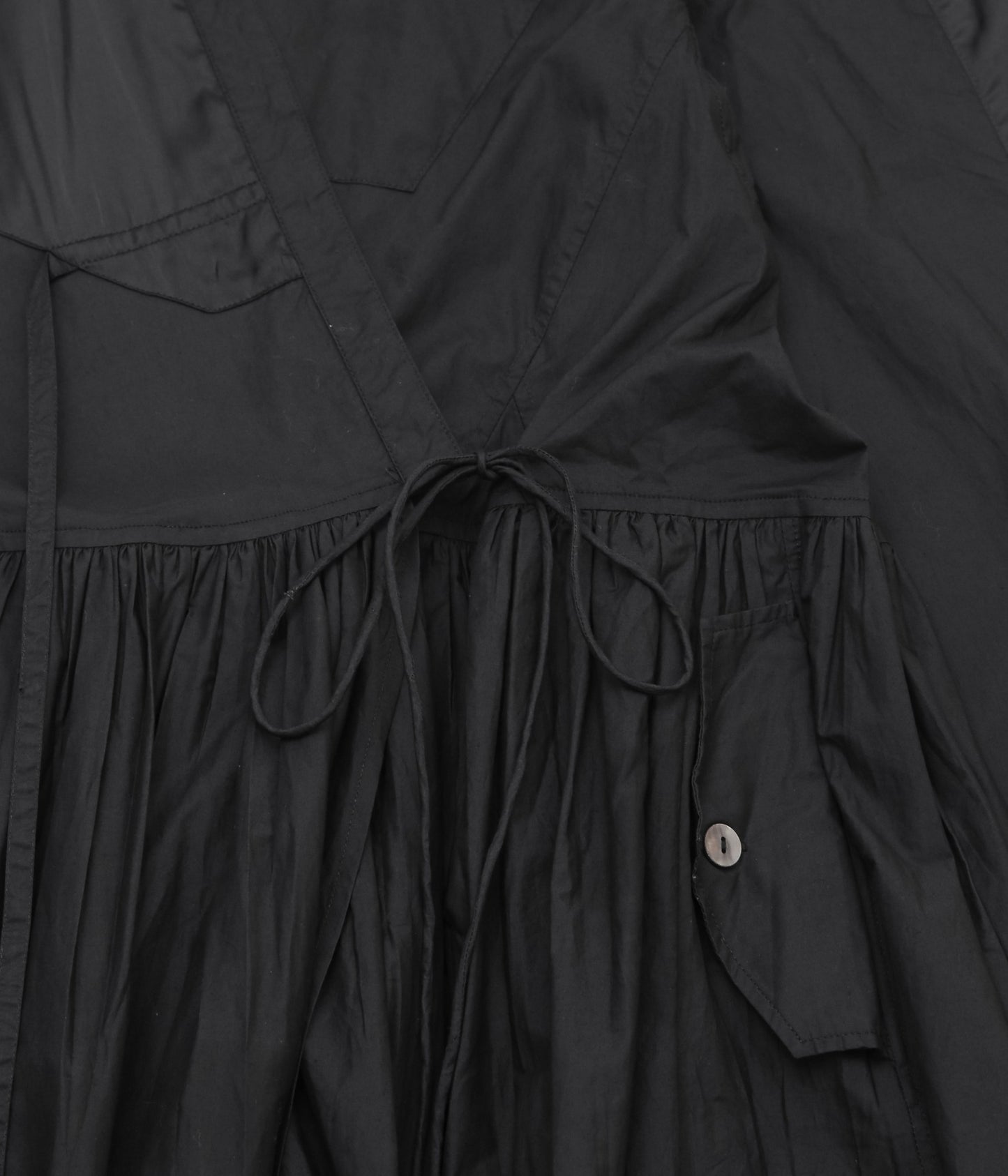 PAU THONGVIRD ''ギャザーコートワンピース'' (BLACK)