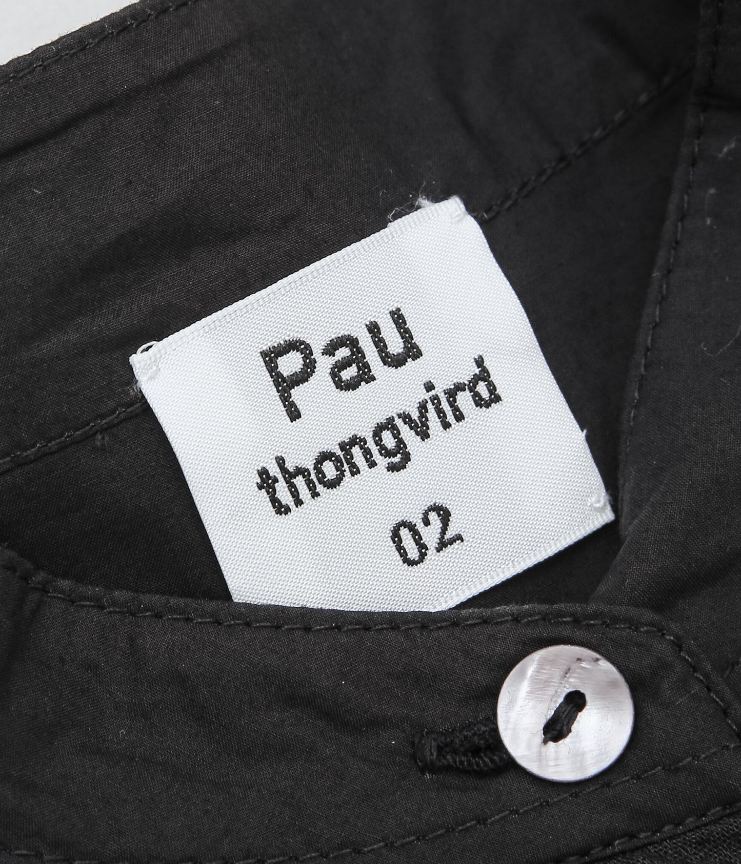 PAU THONGVIRD ''ギャザー胸当てシャツ'' (BLACK)