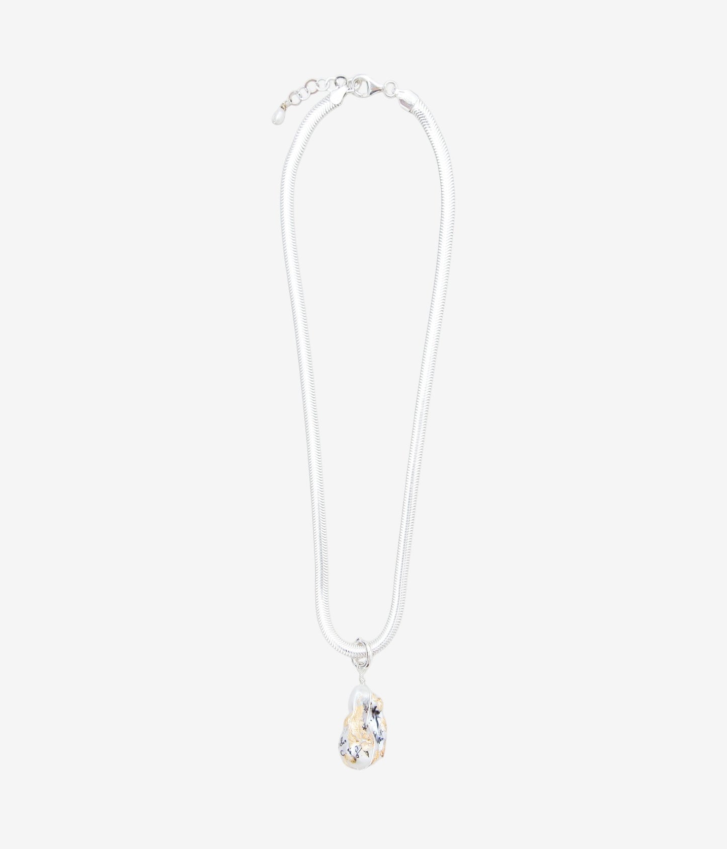 ORNAMENT&CRIME ''BAROQUE PEARL SNAKE CHAIN NECKLACE/1'' (SILVER/BRASS)