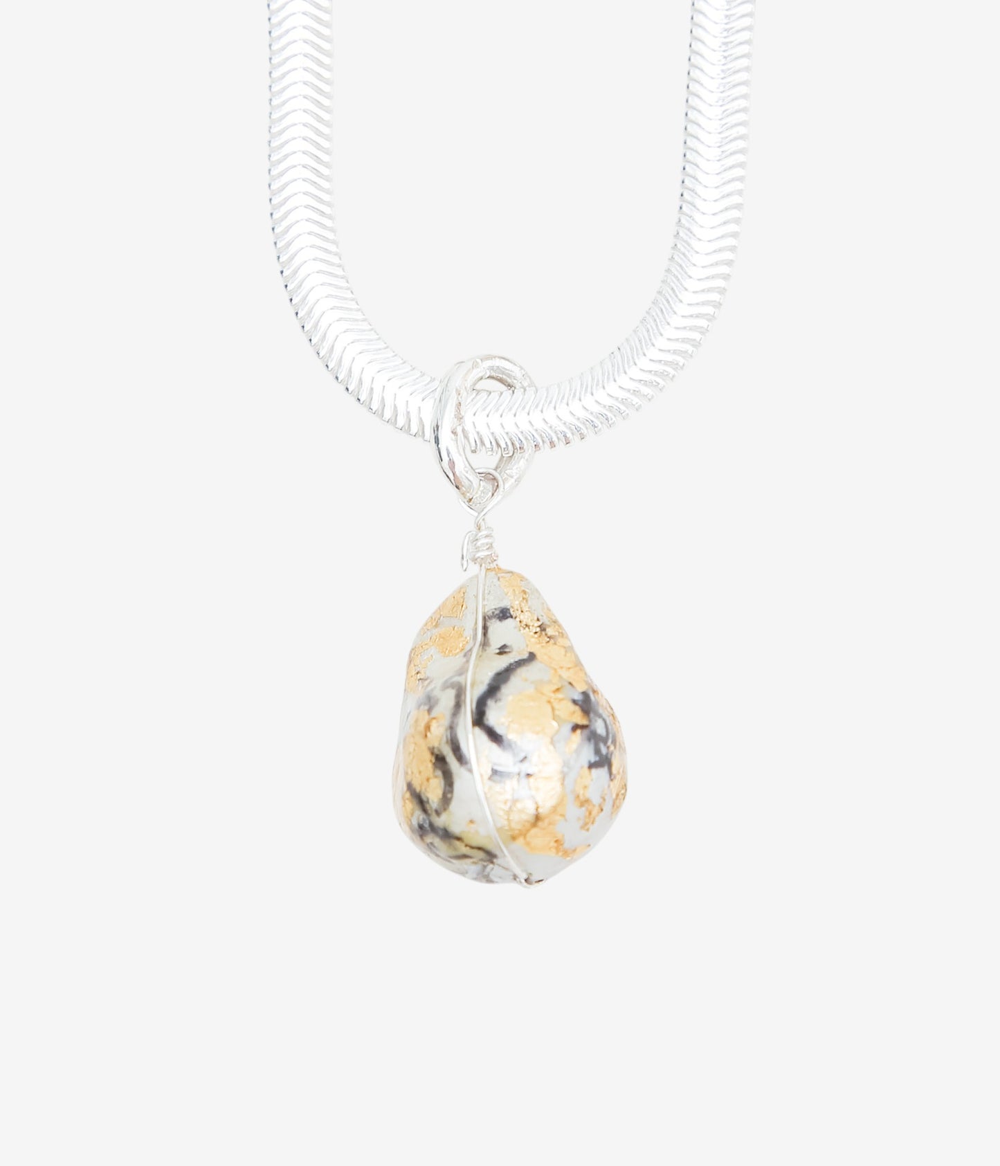 ORNAMENT&CRIME ''BAROQUE PEARL SNAKE CHAIN NECKLACE/2'' (SILVER/BRASS)