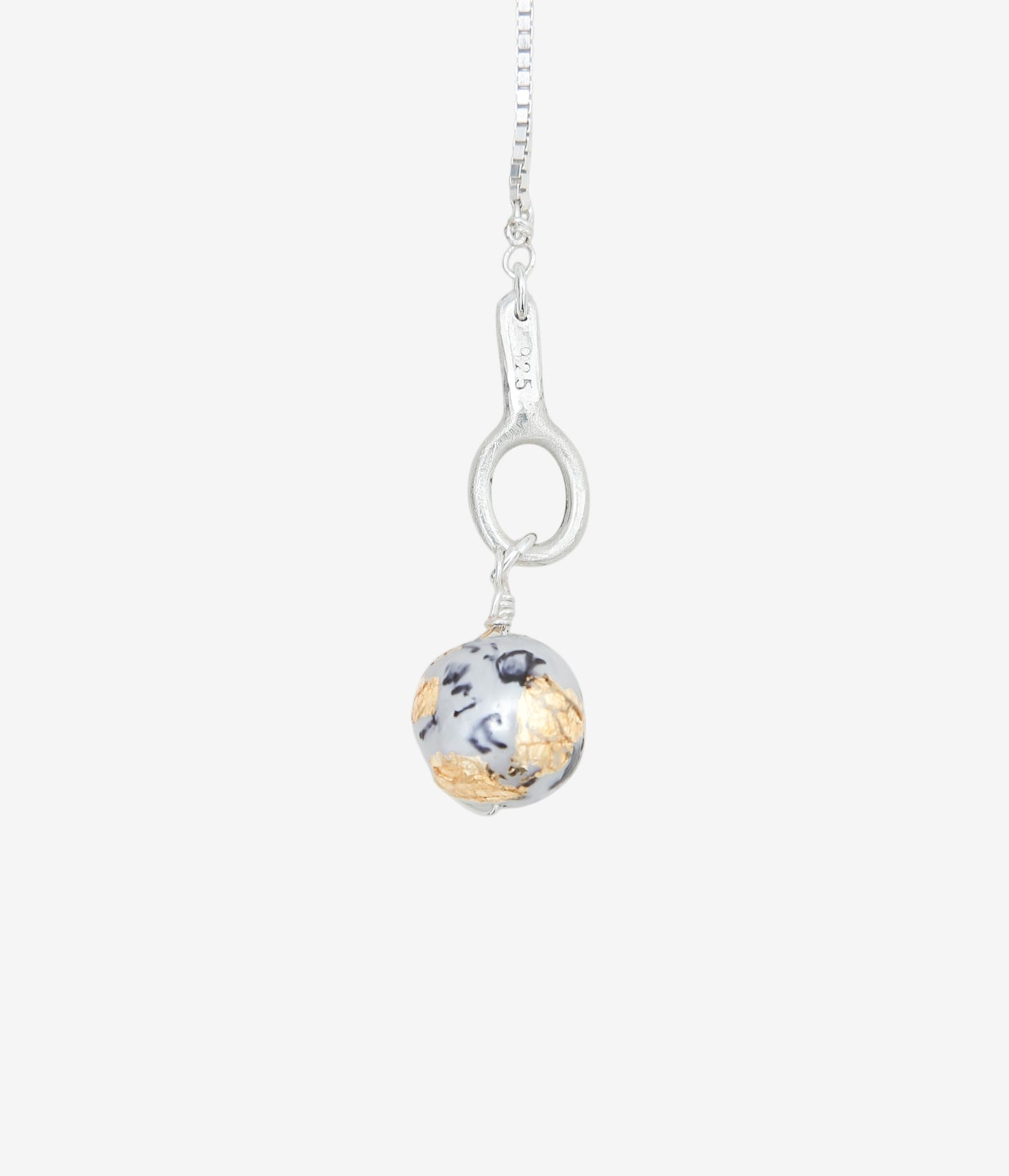ORNAMENT&CRIME ''Y CHOKER W/ ROUND PEARL HAND DRAWING'' (SILVER/PEARL)