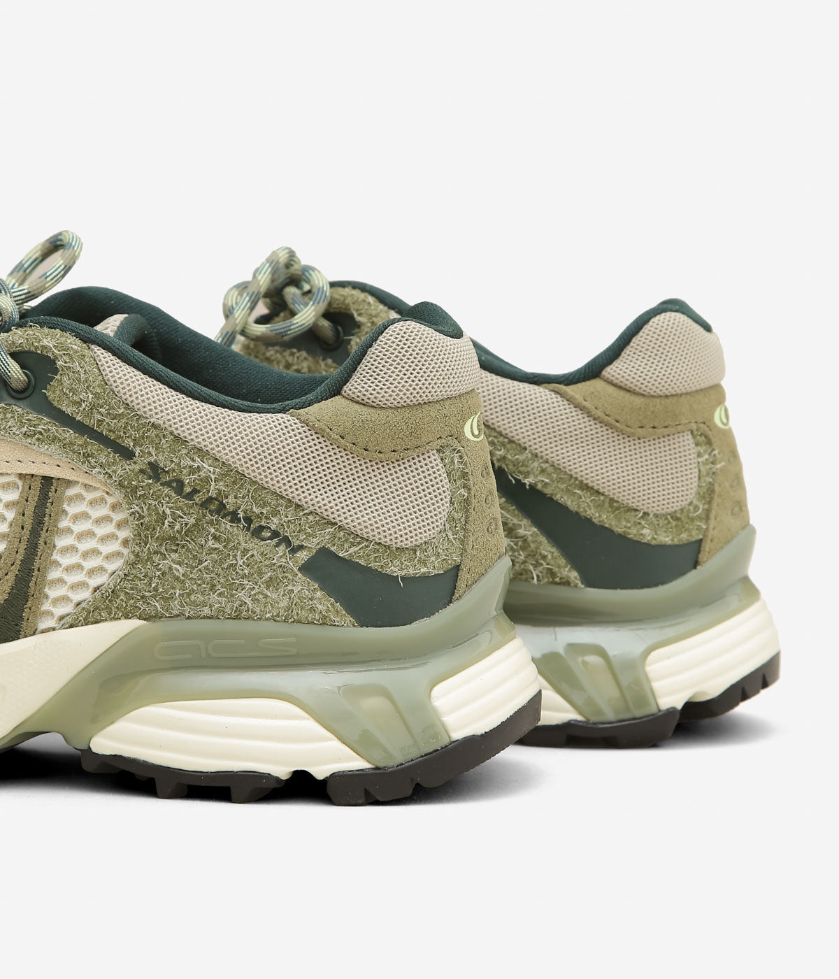 SALOMON ''XT-WHISPER EMBROIDERY'' (DEEP LICHEN GREEN/EUCALYPTUS/BUTTERFLY)