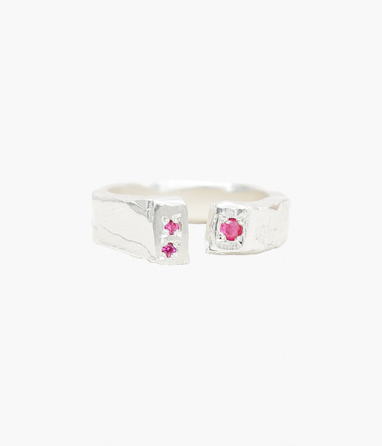 THE OUZE ''OPEN RING'' (RUBY)