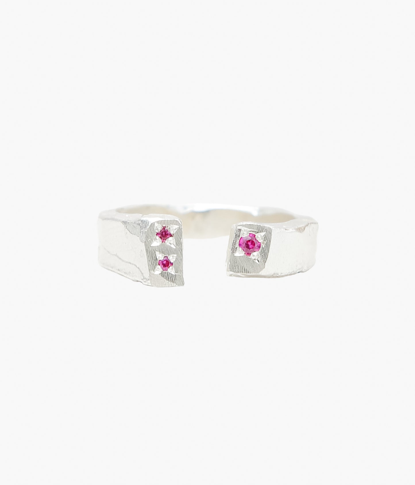 THE OUZE ''OPEN RING'' (RUBY)
