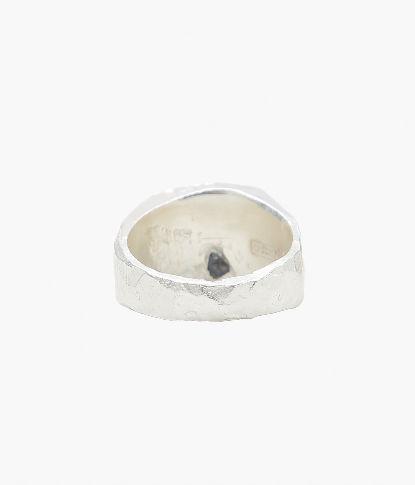 THE OUZE ''UNA SQUARE SIGNET'' (RAW SAPPHIRES)