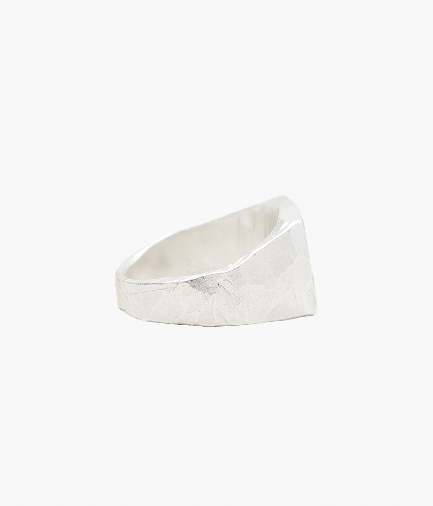 THE OUZE ''UNA SQUARE SIGNET'' (RAW SAPPHIRES)