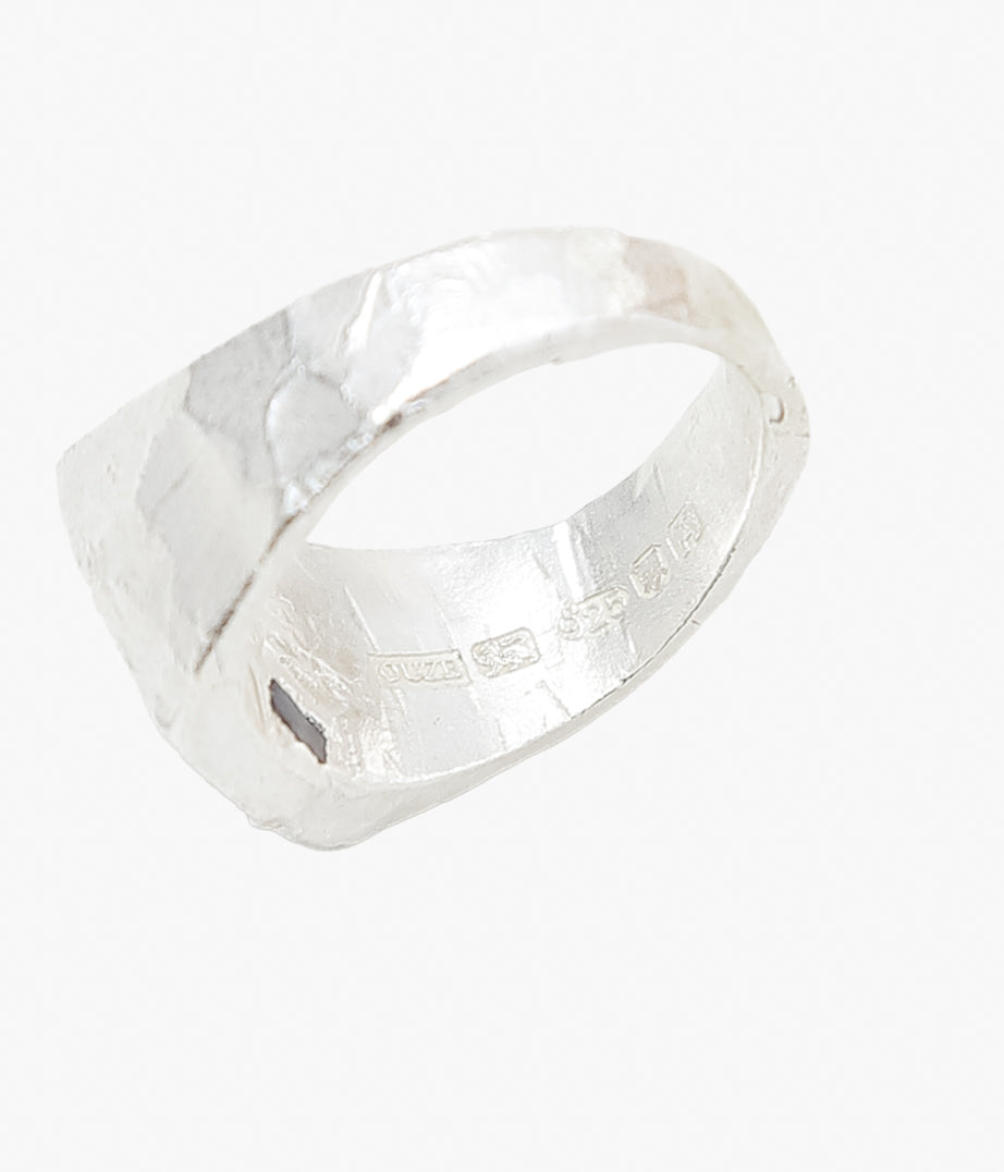 THE OUZE ''UNA SQUARE SIGNET'' (RAW SAPPHIRES)