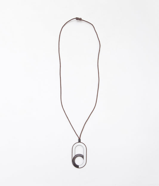 VINTAGE JEWELRY ''HERMES VARIATION BUFFALO HORN'' (ASSO)