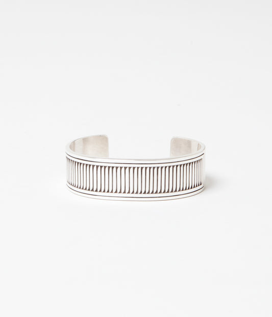 HOWARD NELSON "20MM FILIP FEATHER BANGLE" (STARLING SILVER)