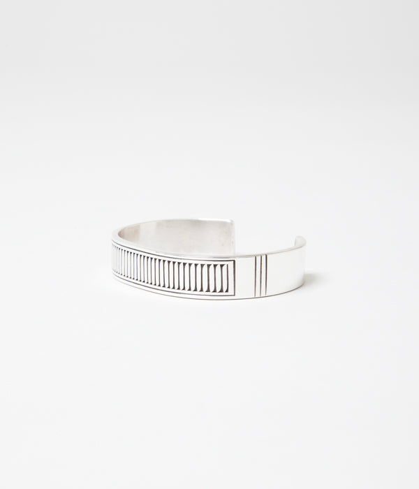 HOWARD NELSON "12MM FILIP FEATHER BANGLE" (STARLING SILVER)