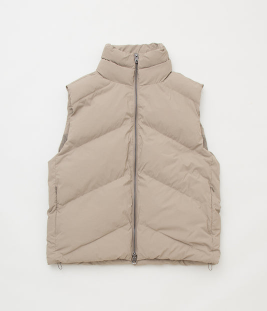 STUDIO NICHOLSON "INJECTION ECODOWN PUFFER VEST"(DARK STONE)