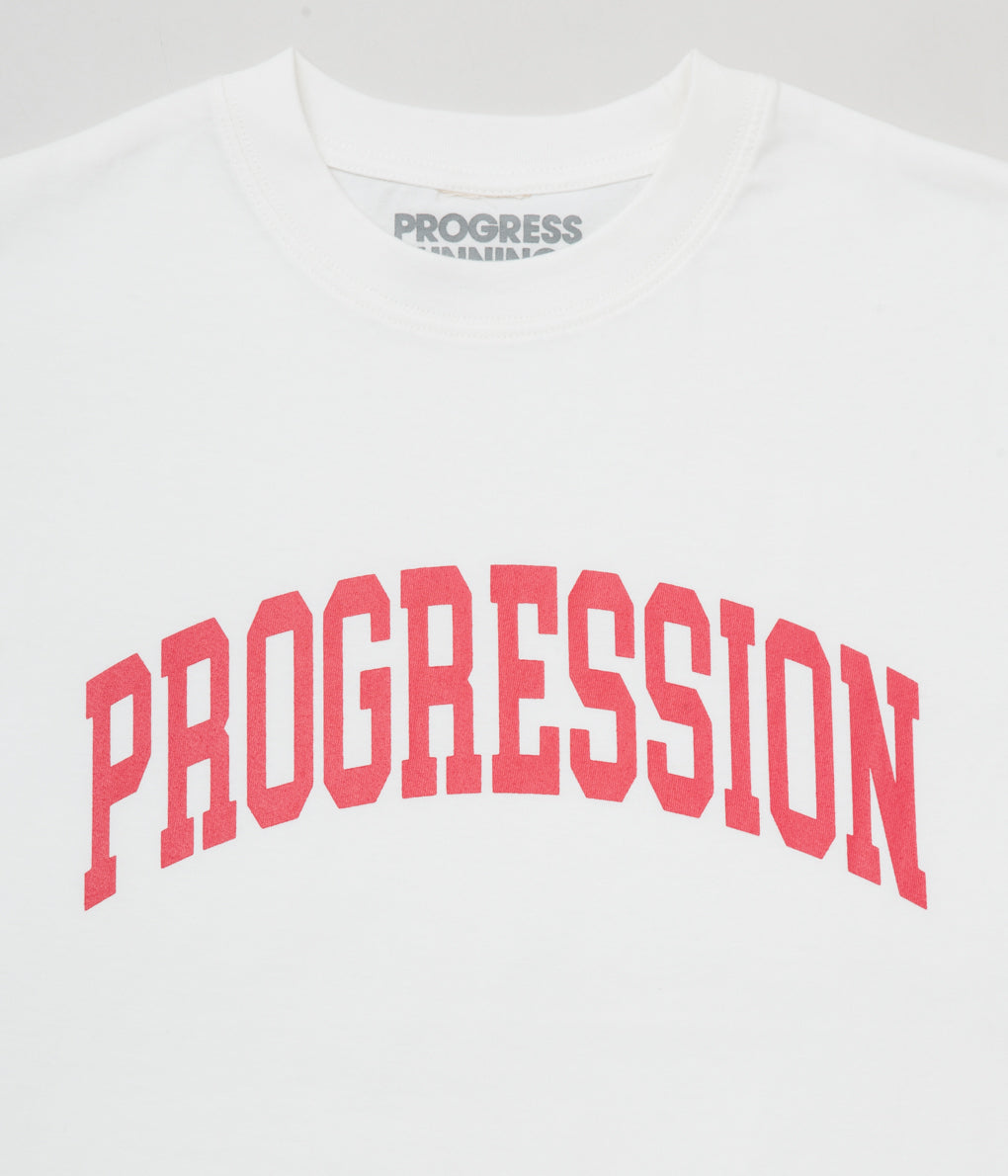PROGRESS RUNNING CLUB "S/SLV T PROGRESS ARCH" (WHITE / RED)