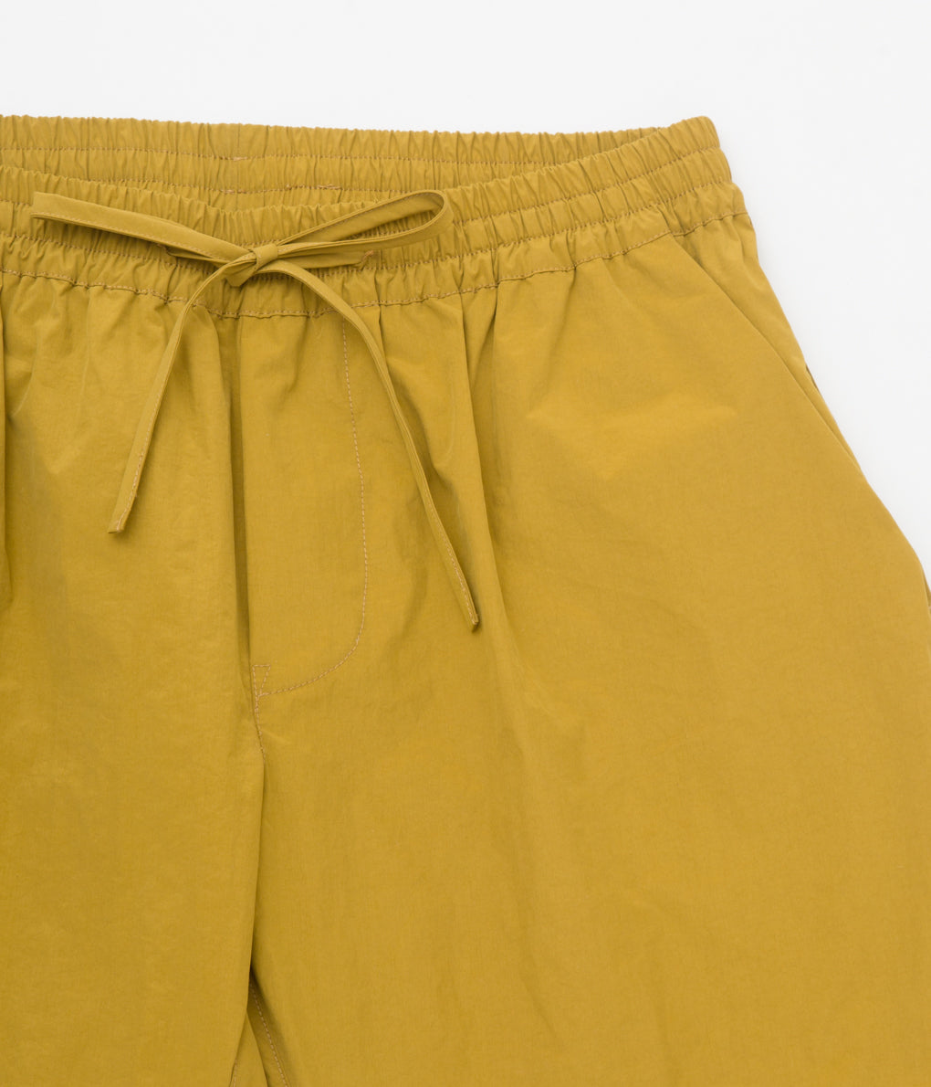 GREI. "TRACK SHORT / PARACHUTE NYLON"(OLIVE)