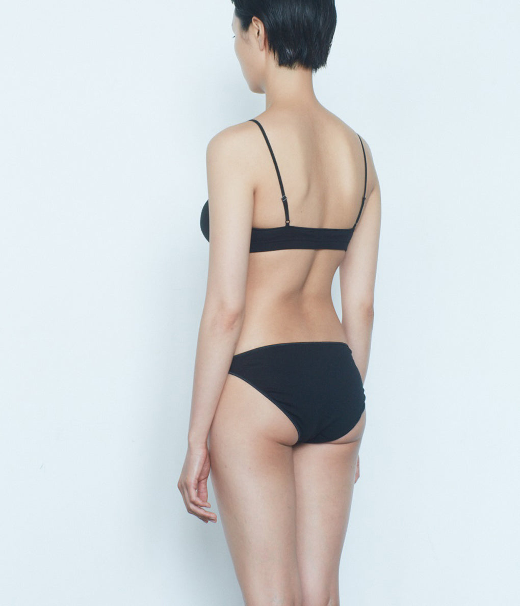 SOUPLE LUZ "W STRAP SHORTS" (BLACK)