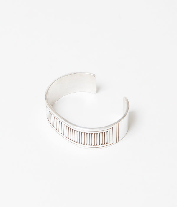 HOWARD NELSON "20MM FILIP FEATHER BANGLE"(STARLING SILVER)