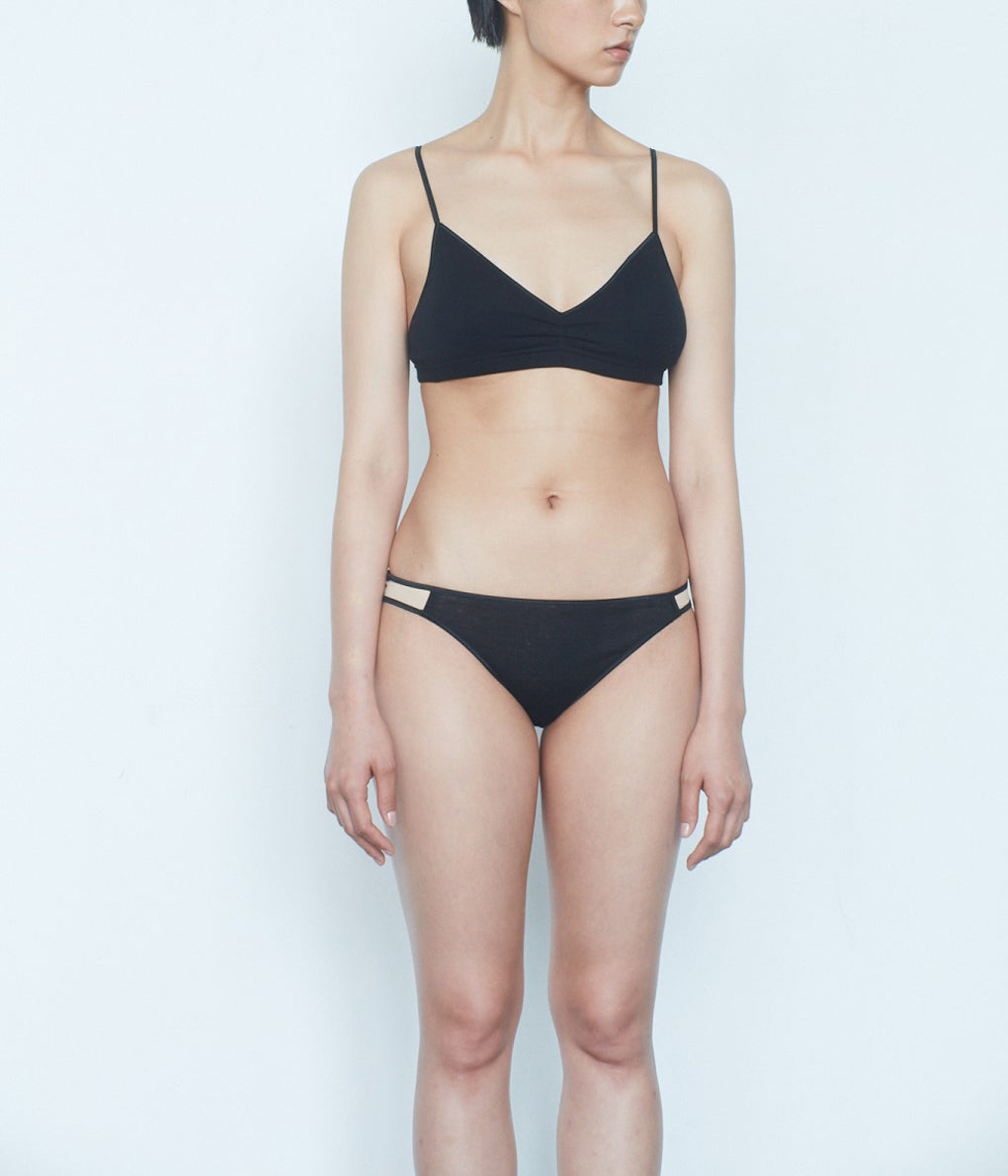 SOUPLE LUZ "W STRAP SHORTS" (BLACK)