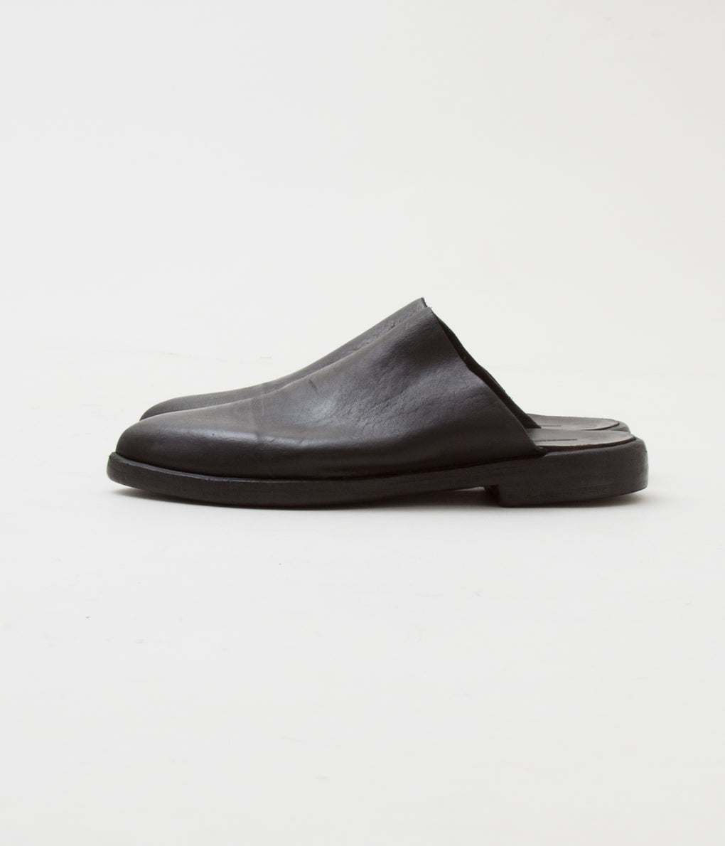 DIMISSIANOS & MILLER "MULE W CLOSED TOES"BLACK – THE STORE BY