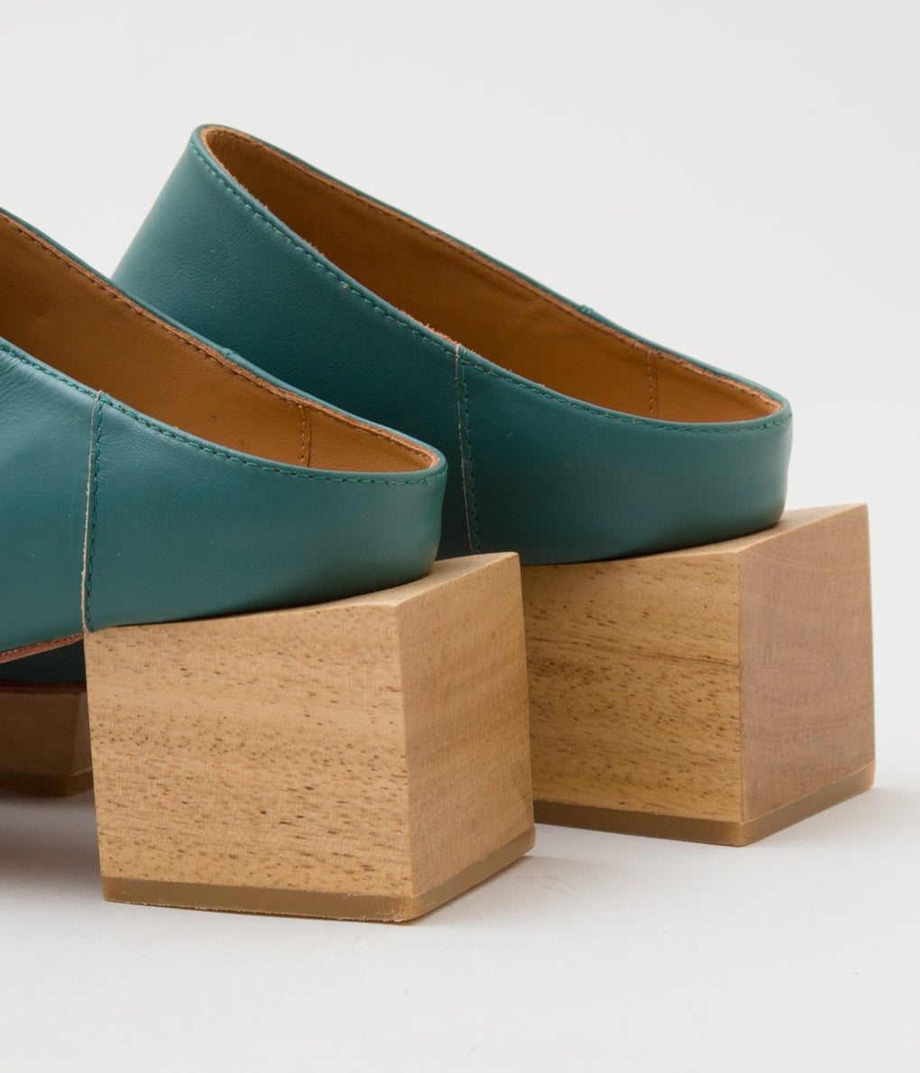 BEKLINA "MATISSE PLATFORM MULES"(CYPRESS)