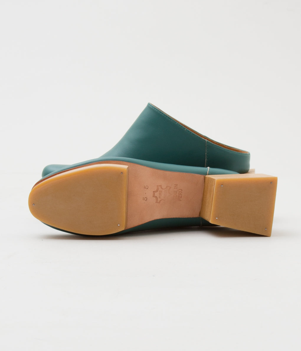 BEKLINA "MATISSE PLATFORM MULES"(CYPRESS)